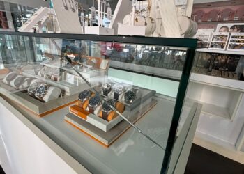 Il furto con spaccata a Vittoria, parla la titolare della gioielleria: “Ci sentiamo inermi”