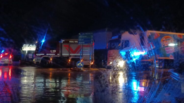 Vittoria, tir in panne nei pressi dell’uscita del mercato ortofrutticolo: traffico in tilt