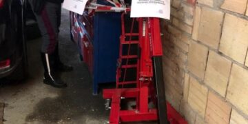 Vittoria e la presunta autofficina abusiva in centro, controlli della Polstrada