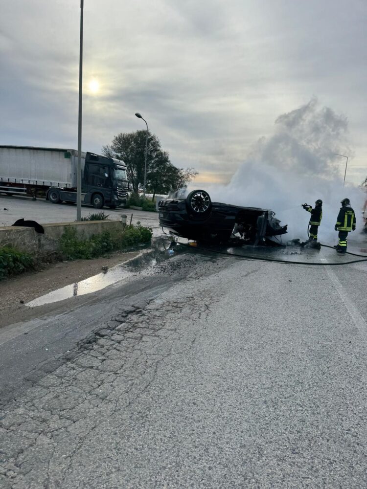 Scicli, la donna che ha perso il controllo dell’auto che si è incendiata era alla guida di una Lamborghini Urus