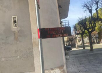 Ispica, scritte infamanti nella sede di Fratelli d’Italia: “Fascisti in banchina”