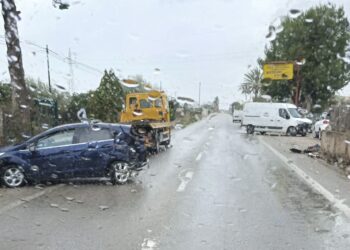 Il maltempo non perdona, a Vittoria scontro tra un’auto e un furgone