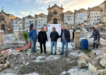 Scicli, sopralluogo del sindaco al cimitero comunale