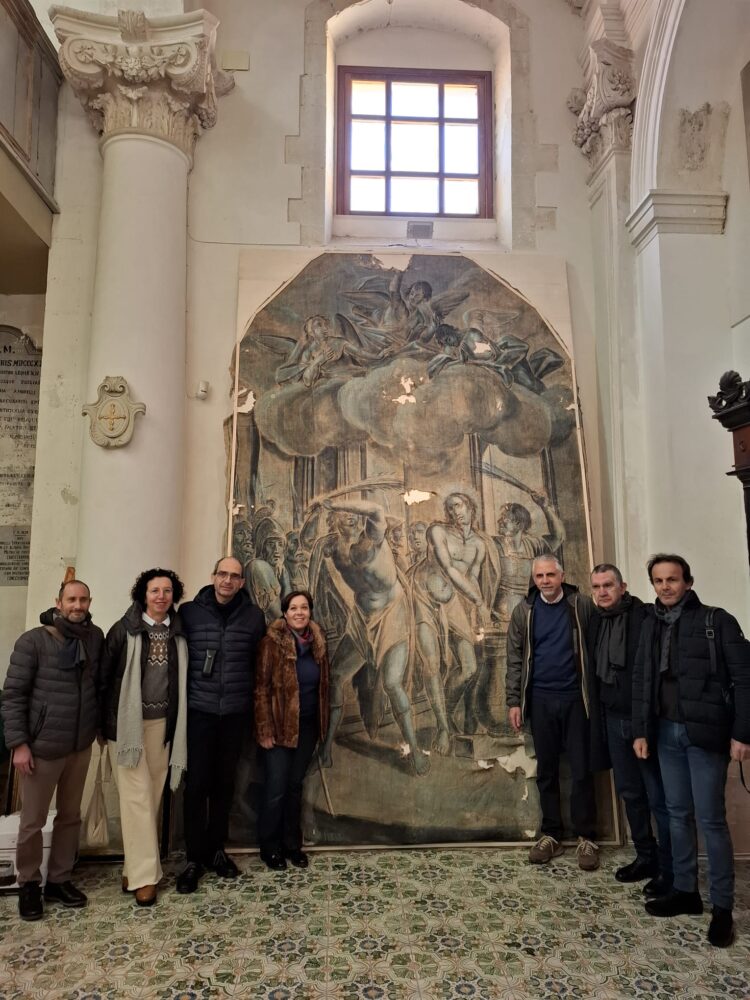 Modica, erano piegate in uno scatolone e rischiavano di finire nell’immondizia: sette tele saranno restaurate