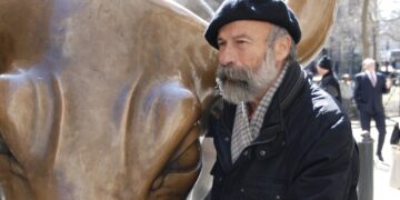 La città di Vittoria commemora la scomparsa di Arturo Di Modica