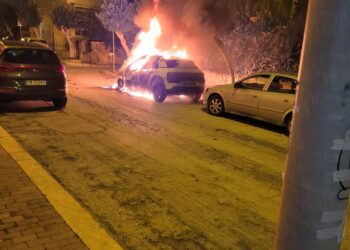 Pozzallo, quinta auto in fiamme nel giro di poche settimane. Ormai è emergenza