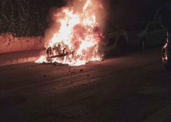 Pozzallo, quinta auto in fiamme nel giro di poche settimane. Ormai è emergenza