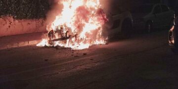 Pozzallo, quinta auto in fiamme nel giro di poche settimane. Ormai è emergenza