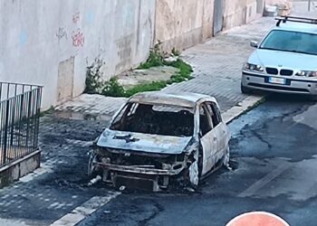 Pozzallo, altra auto in fiamme nella notte
