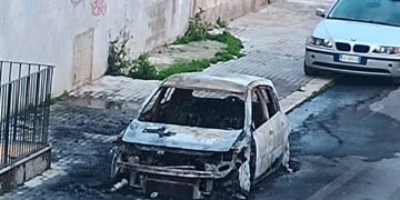 Pozzallo, altra auto in fiamme nella notte
