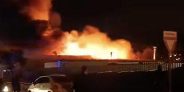 Ragusa, a fuoco il Bon alle porte della città