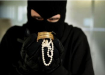 Modica, ladri in azione ai danni di un Compro oro in via Sacro Cuore