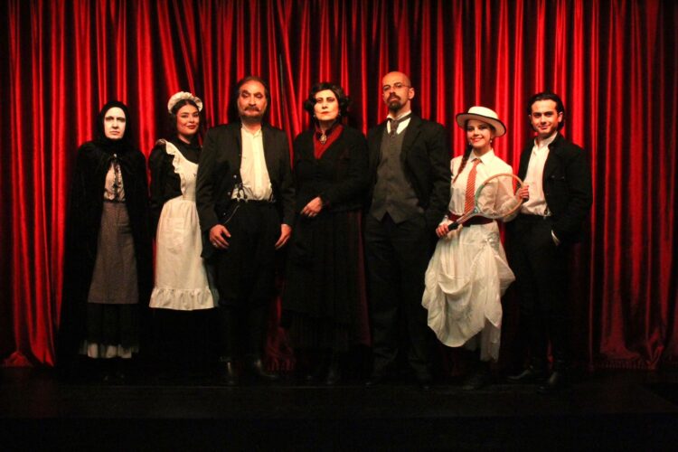 Ragusa, continua il successo della tragicommedia “Danza macabra”