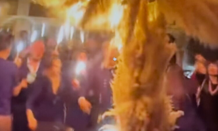 Il Bon in fiamme a Ragusa, il rogo forse causato da un incidente fortuito all’interno