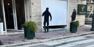 Furto con spaccata a Comiso, è accaduto all’alba. Presa di mira una gioielleria