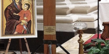Diocesi di Ragusa, parte da Acate il pellegrinaggio itinerante della Croce e dell’icona di Maria Salus Populi Romani