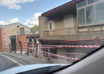 Modica, auto finisce fuori strada e precipita nella scarpata: illeso automobilista 20enne