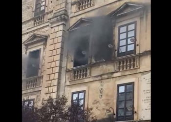 Modica, incendio al liceo classico. Evacuate le classi