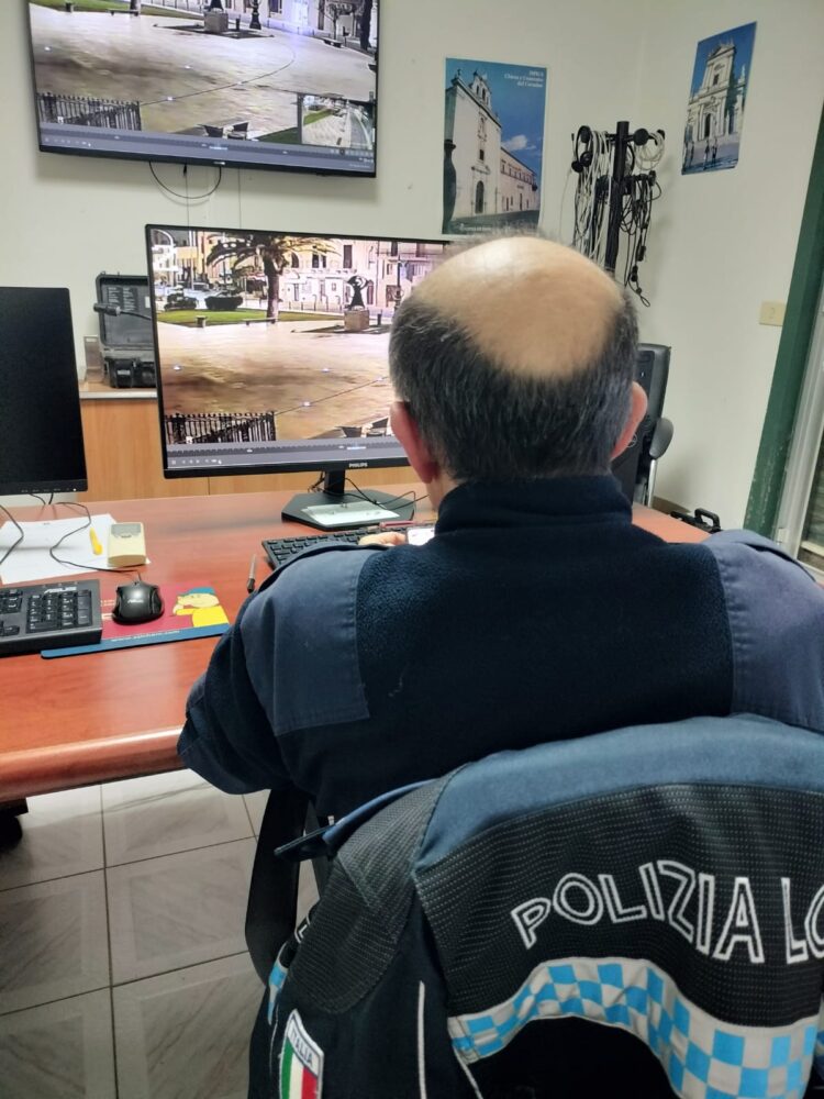 Ispica, l’amministrazione comunale cerca di inchiodare il responsabile del vandalismo al monumento sulla Resistenza