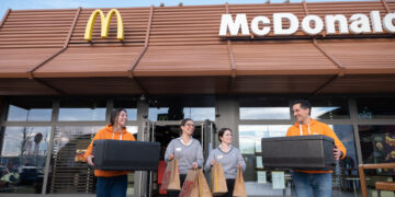 Ragusa, McDonald’s fornisce 150 pasti gratis a settimana a chi ha bisogno