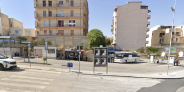 Ragusa, pestato in pieno giorno in piazza Zama