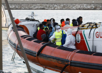 Pozzallo, sbarco nella notte: sono arrivate 35 persone