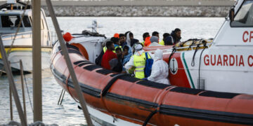 Pozzallo, sbarco nella notte: sono arrivate 35 persone