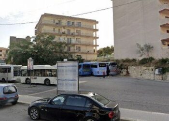 Ragusa e il 52enne aggredito in via Zama, denunciato un minorenne nordafricano