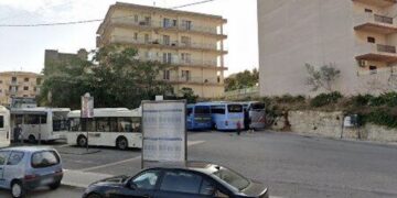 Ragusa e il 52enne aggredito in via Zama, denunciato un minorenne nordafricano