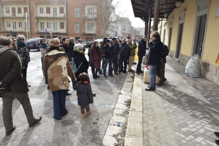 Ragusa, questa mattina una cerimonia provocatoria sulla metropolitana di superficie che ancora non c’è