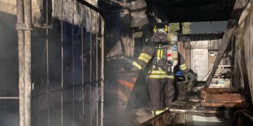 Incendio al Bon di Ragusa, 14 persone in ospedale per lievi ustioni e intossicazioni