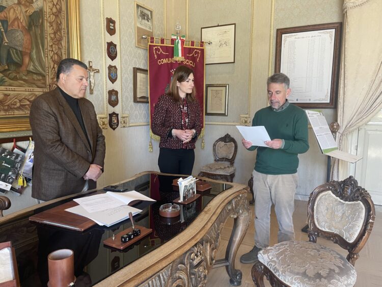 Scicli, il giuramento di Mariotta da assessore della giunta Marino