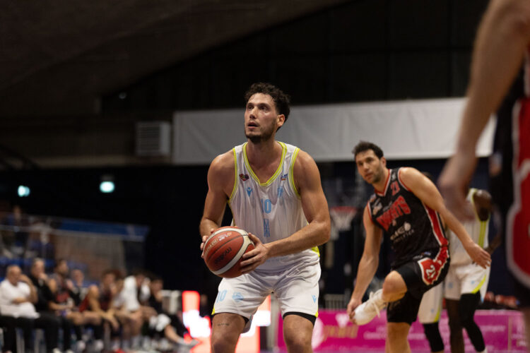 La Virtus Ragusa cerca di bissare la vittoria ottenuta a Saronno anche con il Piacenza