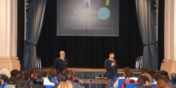 Ragusa, la polizia di Stato a confronto con gli studenti sui temi del bullismo e del cyberbullismo