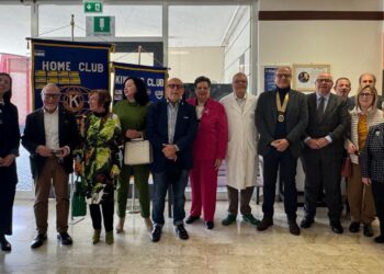 Modica, inaugurata la panchina lilla all’ingresso dell’ospedale Maggiore