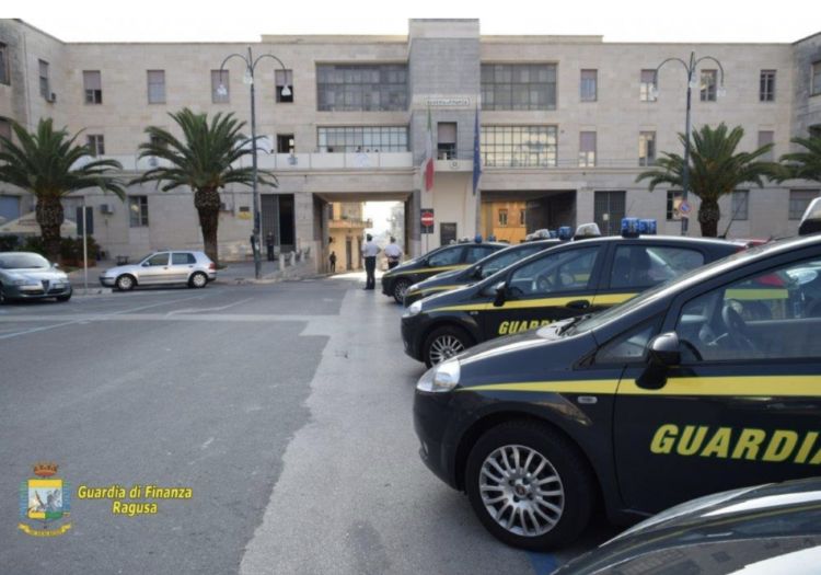 Ragusa, il comando provinciale delle Fiamme gialle ha sequestrato oltre 25mila prodotti non sicuri