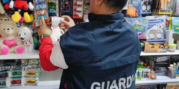Ragusa, il comando provinciale delle Fiamme gialle ha sequestrato oltre 25mila prodotti non sicuri