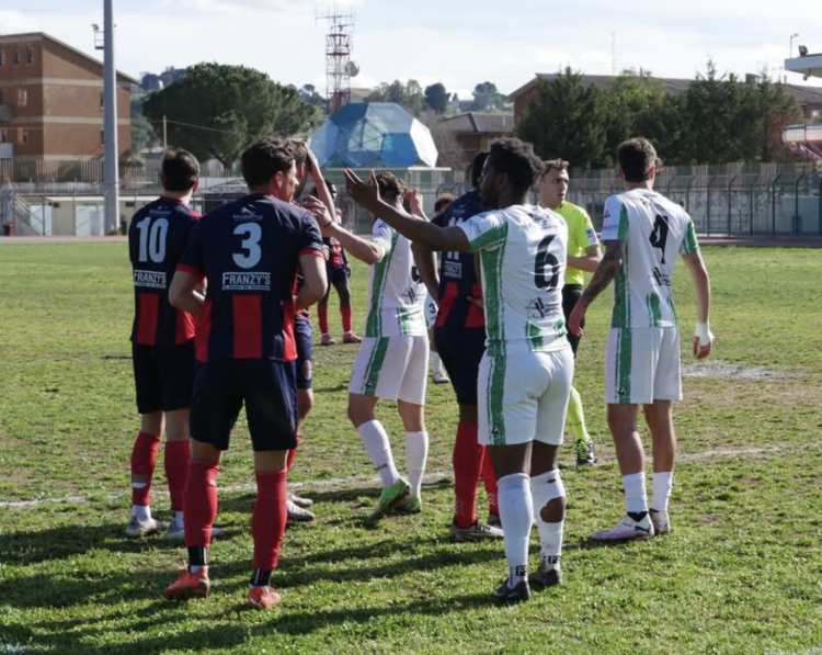Il Modica calcio rischia di perdere a Leonforte, ma mantiene comunque la testa della classifica in coabitazione con il Milazzo
