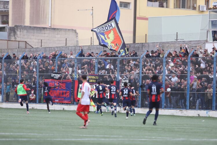 Il Modica calcio ha la meglio sul Città di Avola e resta in testa alla classifica