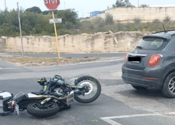 Vittoria, scontro auto-moto: ferito un centauro