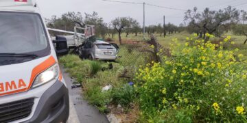 Pedalino, scontro violento tra un’auto e un furgone