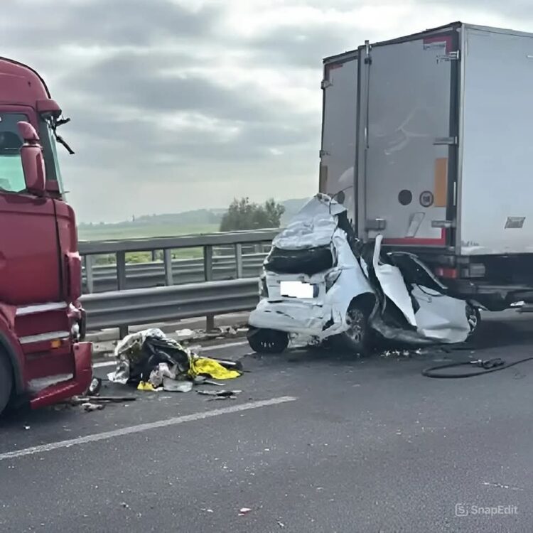 Incidente stradale mortale sulla Catania-Siracusa, muore una donna di Belpasso