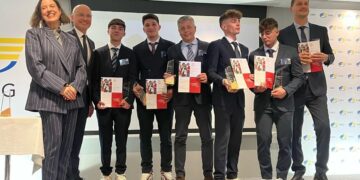 Scicli, brillano a Bruxelles i talenti dell’istituto Quintino Cataudella che hanno partecipato al concorso Conoscere la borsa