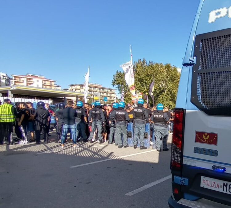 Modica, daspo per due tifosi modicani che avevano cercato di sottrarre i vessilli degli ultrà iblei durante la sfida tra Ragusa e Akragas