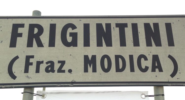 Modica, nuovo furto con scasso: stavolta i ladri hanno preso di mira la Società operaia a Frigintini