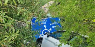 Modica, con l’auto in un burrone. Ferito un automobilista
