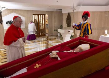 La morte di Papa Francesco, prime immagini della salma