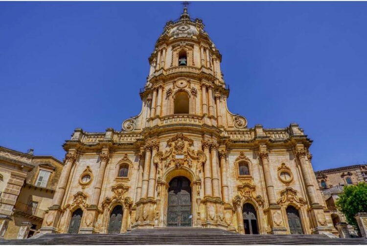 Modica, rinviata la festa esterna di San Giorgio in seguito alla morte del pontefice