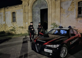 Cade dal tetto di un casolare, muore un ragazzino di 15 anni