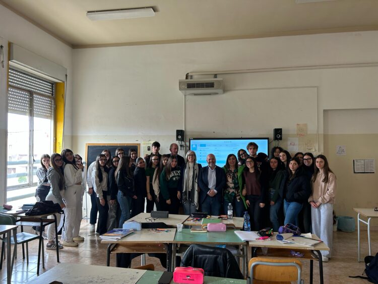 Vittoria, Confcommercio tra i banchi del Mazzini per illustrare il turismo sostenibile